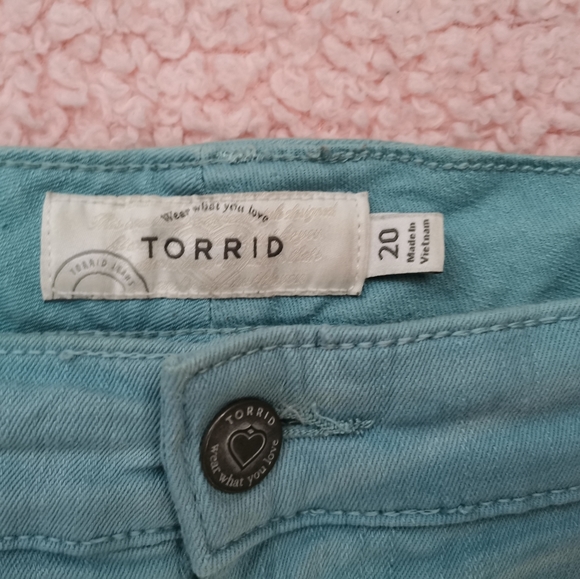 Torrid Light Blue Denim Shorts - Picture 2 of 2